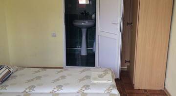 Фото номера Улучшенный двухместный номер с 1 кроватью Гостиница Guest house Gorniy Vozduh г. Лоо 4
