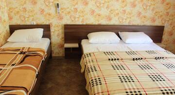 Фото номера Люкс с балконом Гостиница Tatyana Guest House г. Лоо 8