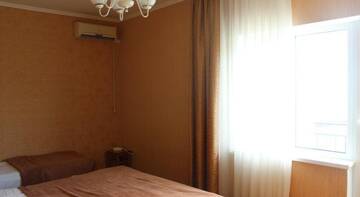 Фото номера Люкс с 2 спальнями Гостиница Tatyana Guest House г. Лоо 9
