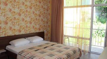Фото номера Люкс с балконом Гостиница Tatyana Guest House г. Лоо 9