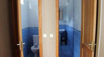 Фото номера Люкс с 2 спальнями Гостиница Tatyana Guest House г. Лоо 3