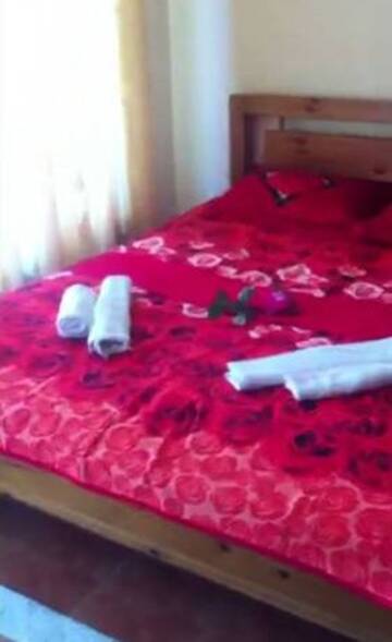 Фото номера Трехместный номер Гостевой дом Eling Veranika г. Лоо 2