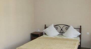 Фото номера Четырехместный номер Гостиница Guest house Kilikiya г. Лоо 9