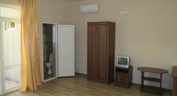 Фото номера Четырехместный номер Гостиница Guest house Kilikiya г. Лоо 7
