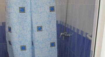 Фото номера Трехместный номер Гостиница Guest house Kilikiya г. Лоо 4
