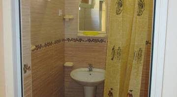 Фото номера Четырехместный номер Гостиница Guest house Kilikiya г. Лоо 3