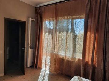 Фото номера Двухместный номер с доп. креслом с балконом и с террасой Отель Атлантик г. Лоо 3