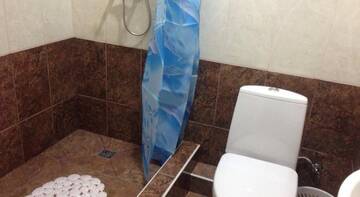 Фото номера Трехместный номер Гостиница Guest House 4 Sezona г. Лоо 3