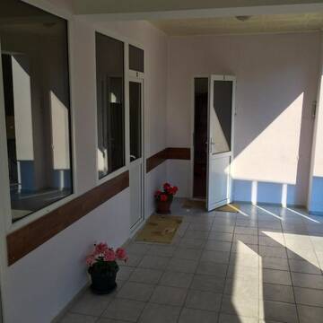 Фото номера Роскошный трехместный номер Гостиница Bely Parus Hotel г. Лоо 11