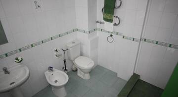 Фото номера Улучшенный двухместный номер с 1 кроватью и террасой Гостиница ВВВ г. Лоо 2