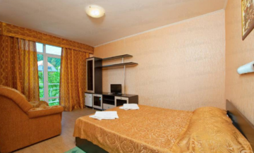 Фото номера Стандартный номер с балконом  Гостиница Alexandria Guest House г. Лоо 8