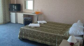 Фото номера Номер повышенной комфортности  Гостиница Alexandria Guest House г. Лоо 2
