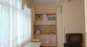 Фото номера Номер-студио с видом на горы Гостевой дом Inn Tropikana г. Лоо 5
