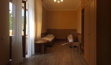 Фото номера Двухместный номер с 2 отдельными кроватями Гостиница Guest House Brizas г. Лоо 4