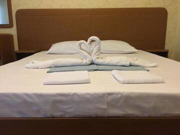 Фото номера Роскошный трехместный номер Гостиница Guest House Brizas г. Лоо 8