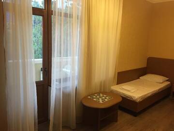 Фото номера Двухместный номер с 2 отдельными кроватями Гостиница Guest House Brizas г. Лоо 2