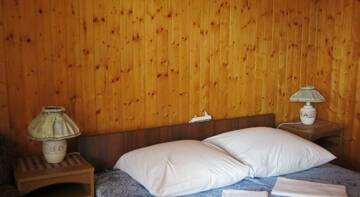 Фото номера Коттедж с 3 спальнями Гостевой дом Dom-cottage na Druzhby г. Лоо 5