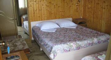 Фото номера Коттедж с 3 спальнями Гостевой дом Dom-cottage na Druzhby г. Лоо 3