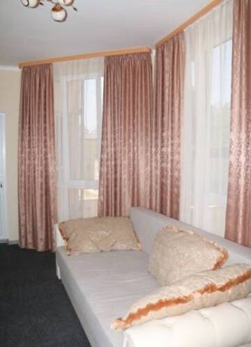 Фото номера Люкс с балконом Гостиница Guest House Solnyshko г. Лоо 3