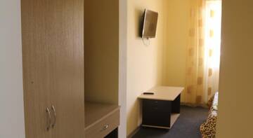 Фото номера Большой двухместный номер Гостиница Guest House Solnyshko г. Лоо 5