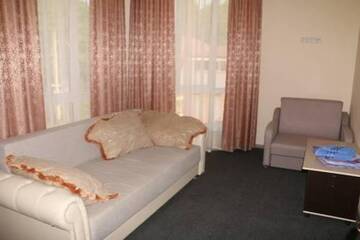 Фото номера Люкс с балконом Гостиница Guest House Solnyshko г. Лоо 2