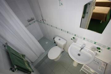 Фото номера Стандартный двухместный номер с 1 кроватью или 2 отдельными кроватями Гостиница ВВВ г. Лоо 8